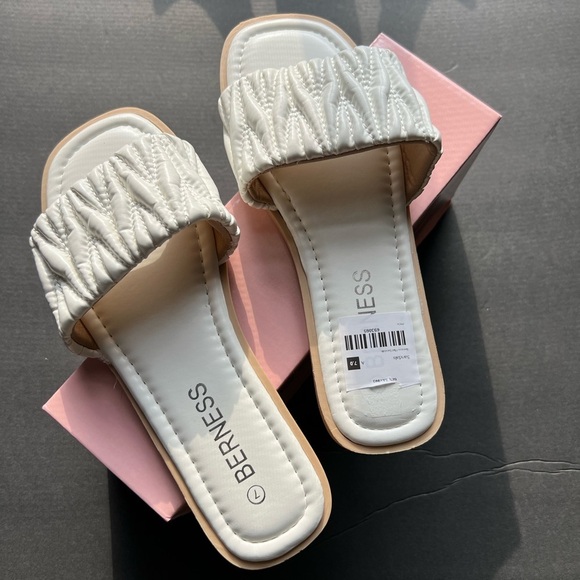 White PU strap sandals - Picture 1 of 5